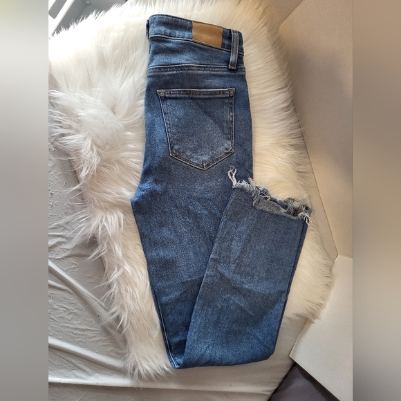 Paige Cindy Jeans  Frayed Hem , Size 27 X 28 - Picture 2 of 8